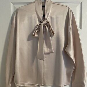 Aritzia Babaton Bloomsbury Blouse